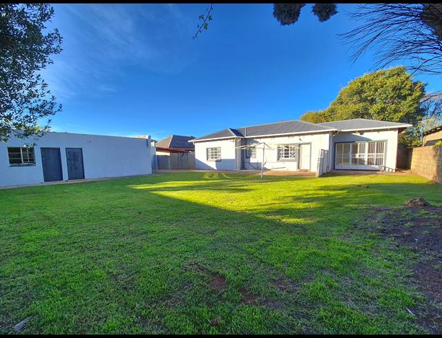 3 BEDROOM HOUSE FOR SALE IN BRENTHURST
